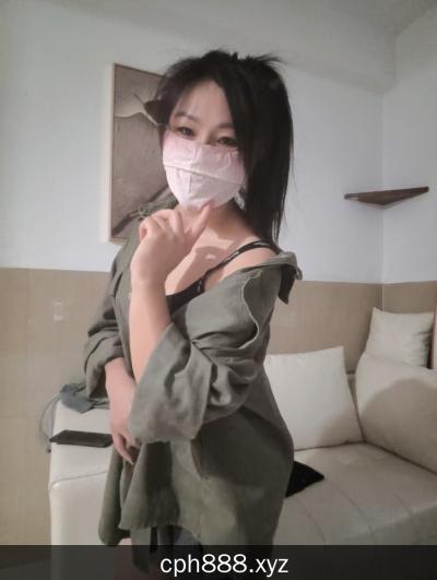 上城喷水少妇