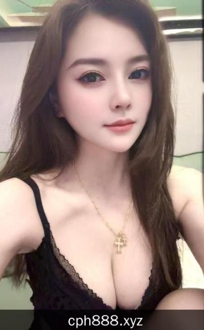 高颜值大奶骚妇