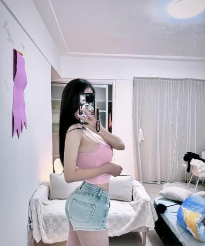 天河腿长肤白小姐姐