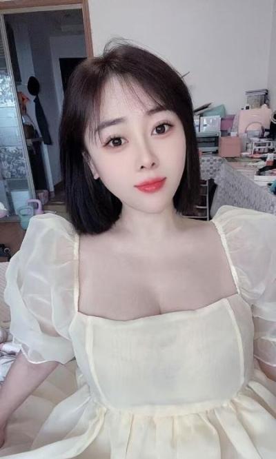 短发御姐艾琳