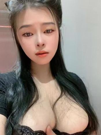 天然巨乳兼职小美女下海广州老师