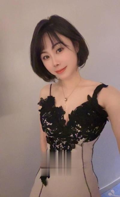 清纯极品做兼职小姐姐