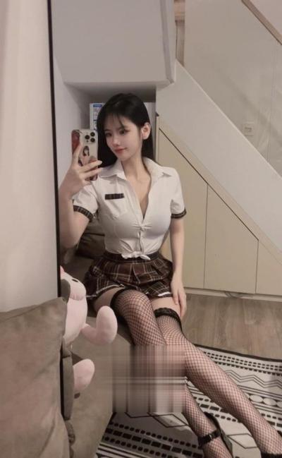 青秀粉嫩入魂美少女