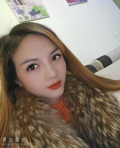 贵阳花果园玲珑大波妹