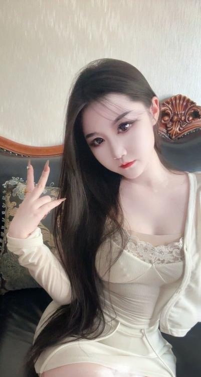 青岛cbd黑丝翘臀女孩
