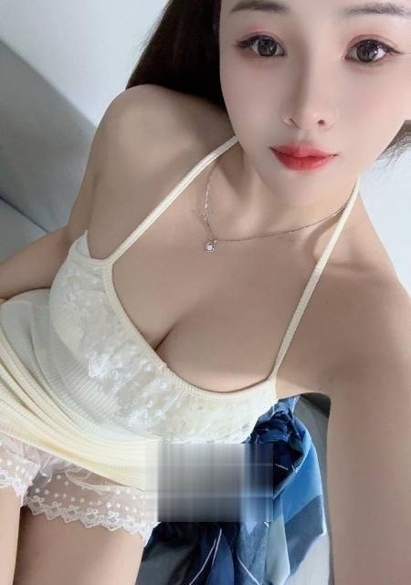 骚气水嫩小姐姐