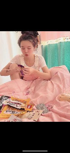 妹妹整体给人感觉还是不错的，照片和她相似度可以达到90%
